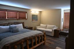 Cozy Ski-In/Ski-Out Mountain Getaway I Winter Park - Image 4