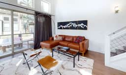 Luxury Winter Park Condo| 2 Bed/ 2 Bath - Image 2