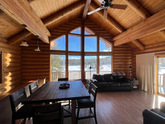 Beautiful Mountain Cabin - Image 1